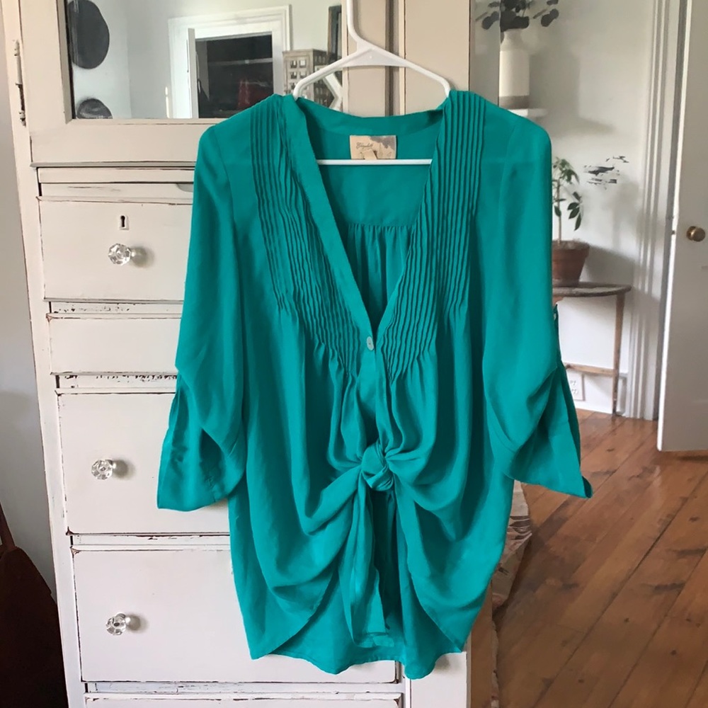 Elizabeth and James top size small